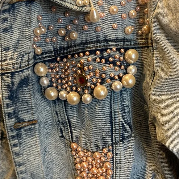 Vintage Embellished Denim Jacket with Pearl Accents - Picture 6 of 15